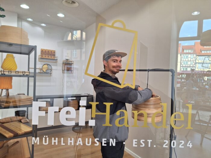Christian Flock von WoodFlock zieht als neuer Händler im Test- & Tauschladen in Mühlhausen ein.